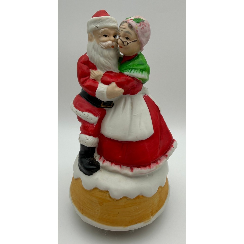 Vintage UCC Santa and Mrs Claus Musical Figurine Ceramic‎ Christmas Decor Taiwan